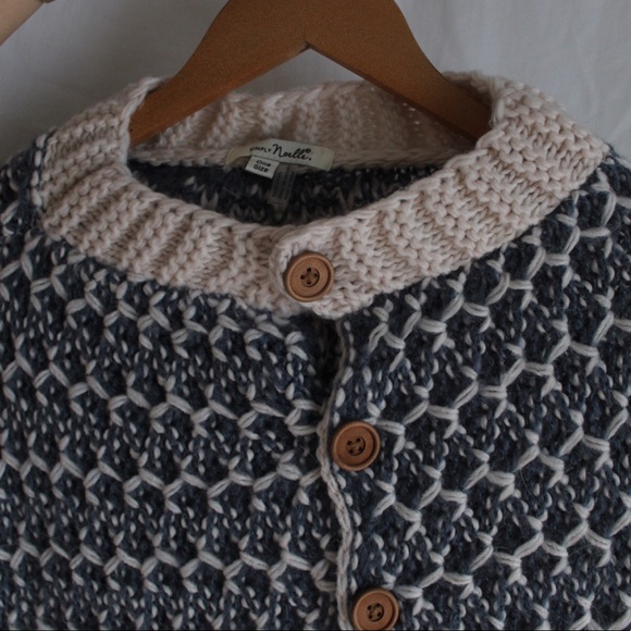 Knit Poncho - Picture 5 of 5